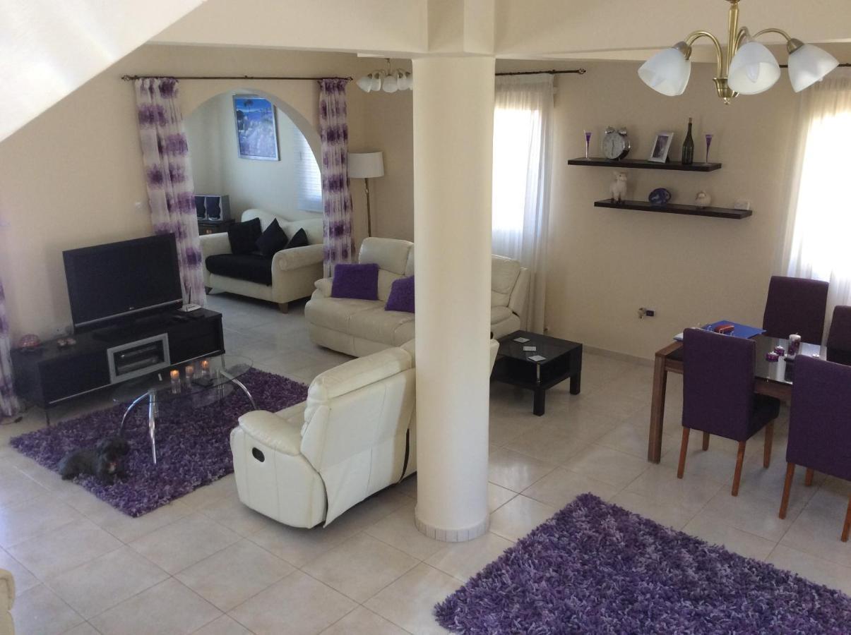 Quality Villa With Pool In Superb Location In Paphos Mandria  Esterno foto